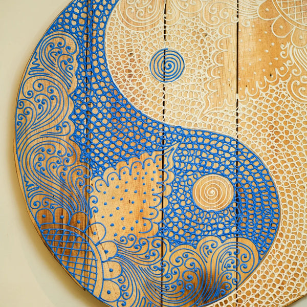 #BlueWhiteYinYanAccent