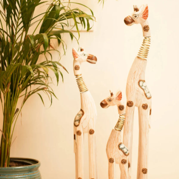 #WhiteWobblyGiraffe