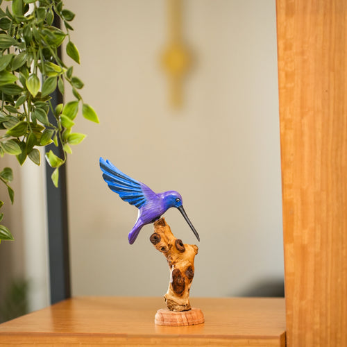  BLUE HUMMING BIRD ON DRIFTWOOD FOR DECOR