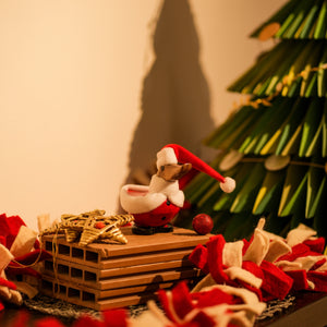TIMBER KALA’S OVAL SANTA DUCK FOR DECOR